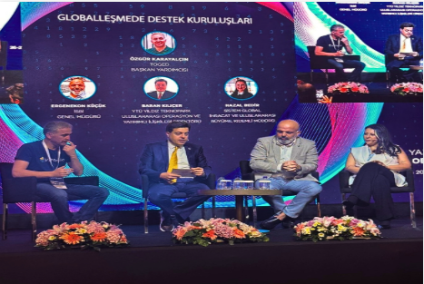 YASAD 2. Yazılım ve Globalleşme Zirvesi panel oturumu sahnesi