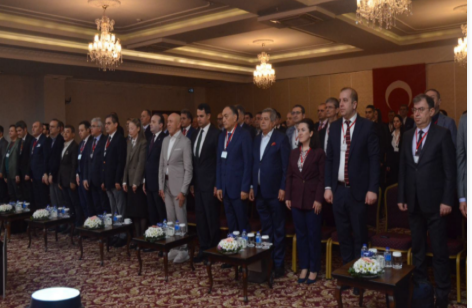 Serbest bölge yöneticilerinin Antalya'da düzenlenen toplantısında çekilen toplu fotoğraf